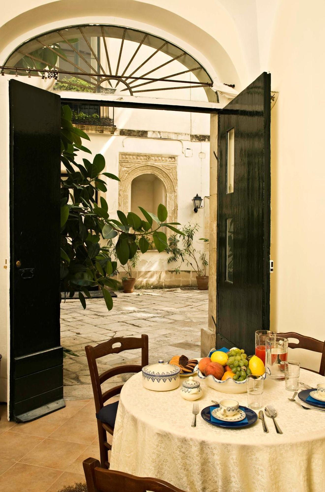 Palazzo Bernardini Apartment Lecce